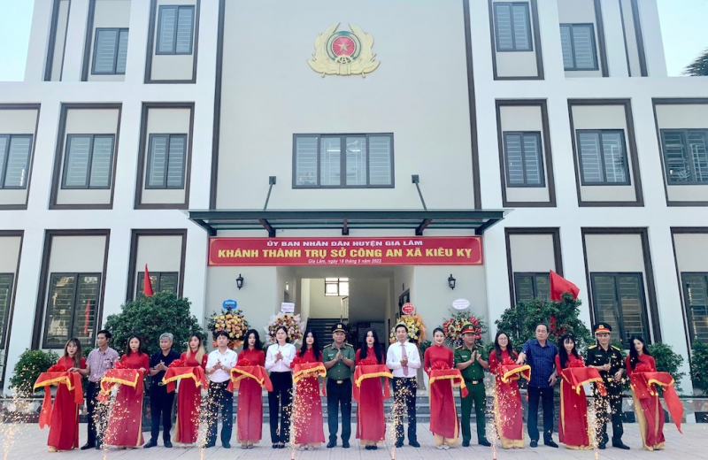 Khánh thành 2 trụ sở Công an kiểu mẫu ở huyện Gia Lâm -0