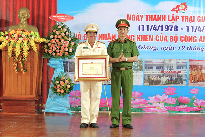 Bộ Công an đã cải tạo và trả về cho xã hội gần 50 ngàn người hoàng lương -0