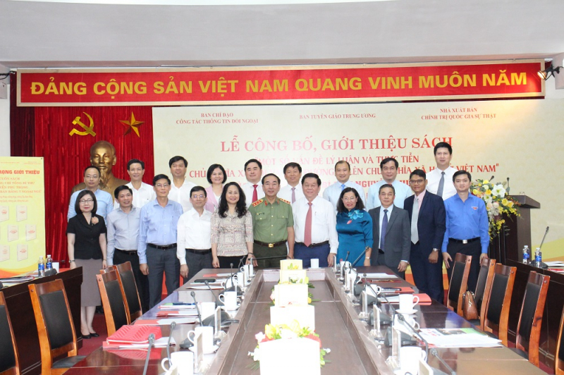 Việc giới thiệu cuốn sách của Tổng Bí thư bằng 7 ngoại ngữ vừa có ý nghĩa chính trị, vừa có ý nghĩa lịch sử - văn hóa -0