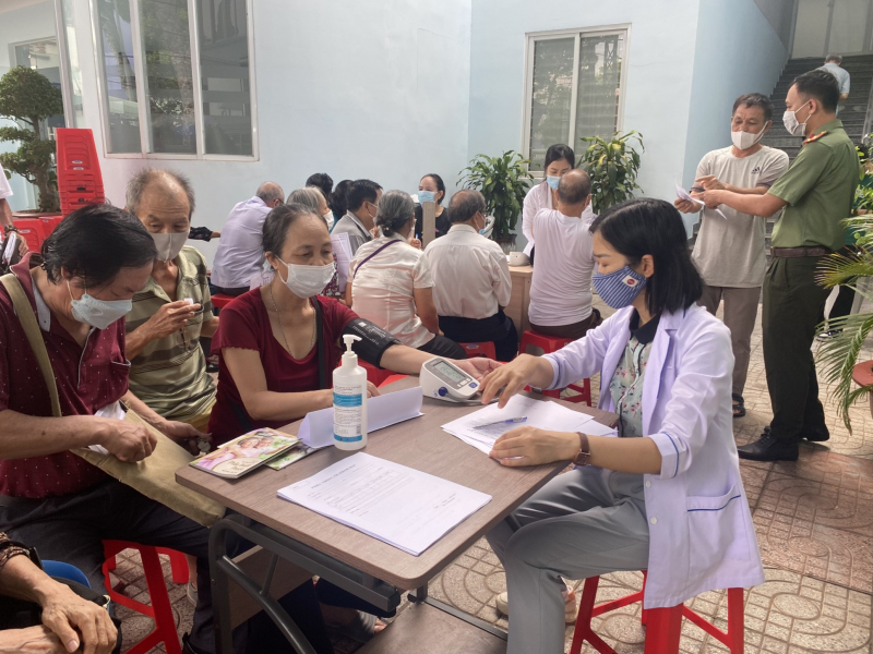 Công an tỉnh Bà Rịa-Vũng Tàu phối hợp tổ chức chương trình khám mắt miễn phí -0