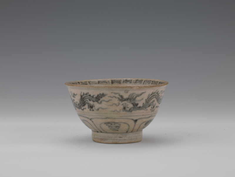 Bat Trang ceramics on show in Hanoi -0