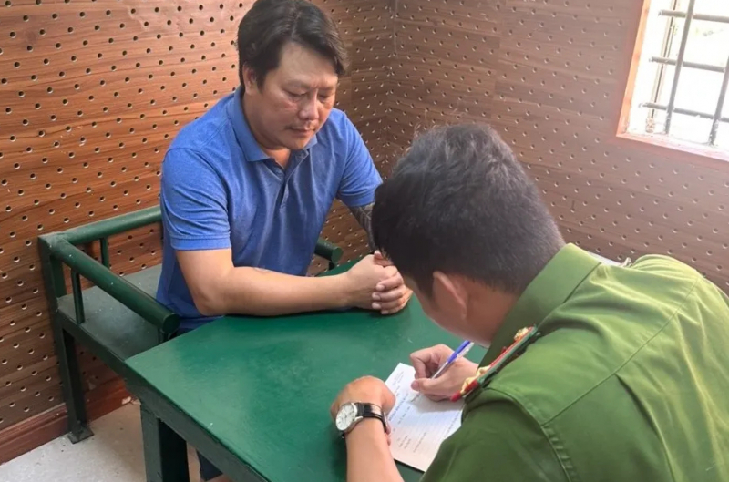 Kẻ dùng súng bắn náo loạn khu dân cư: Đối tượng khai một đằng, nạn nhân nói một nẻo -0