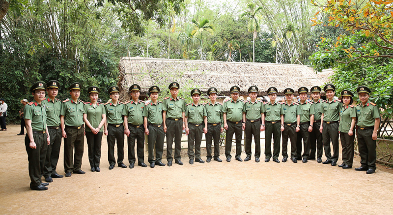 z4211547964428_8b510305f53b088f78635833eed657c6.jpg -0