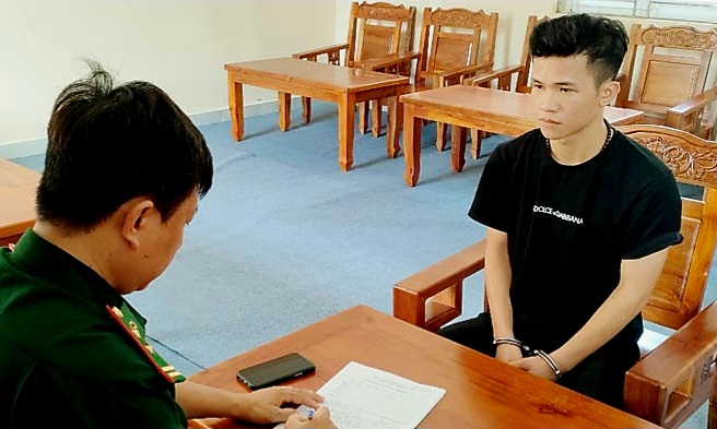 Bắt đối tượng bán ma túy, tàng trữ súngn -0