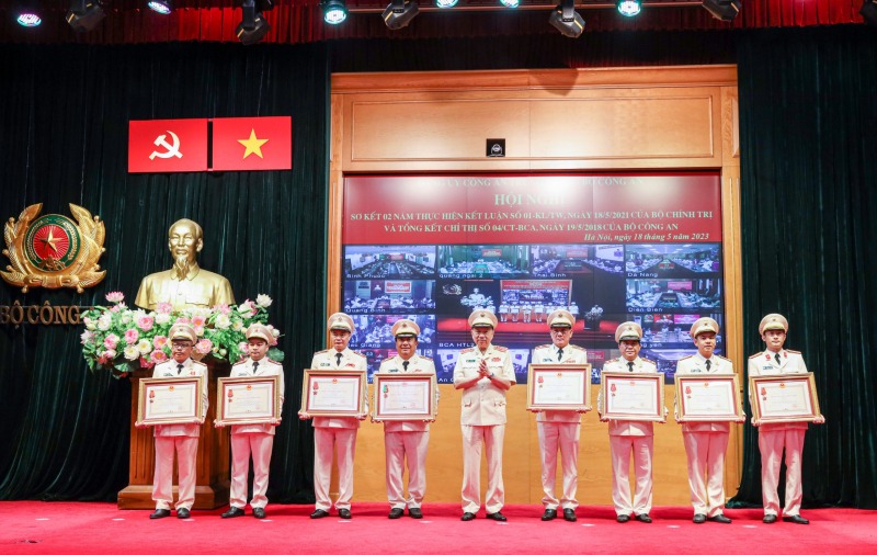 Ministry of Public Security honors role-models in implementing Uncle Ho’s teachings -0
