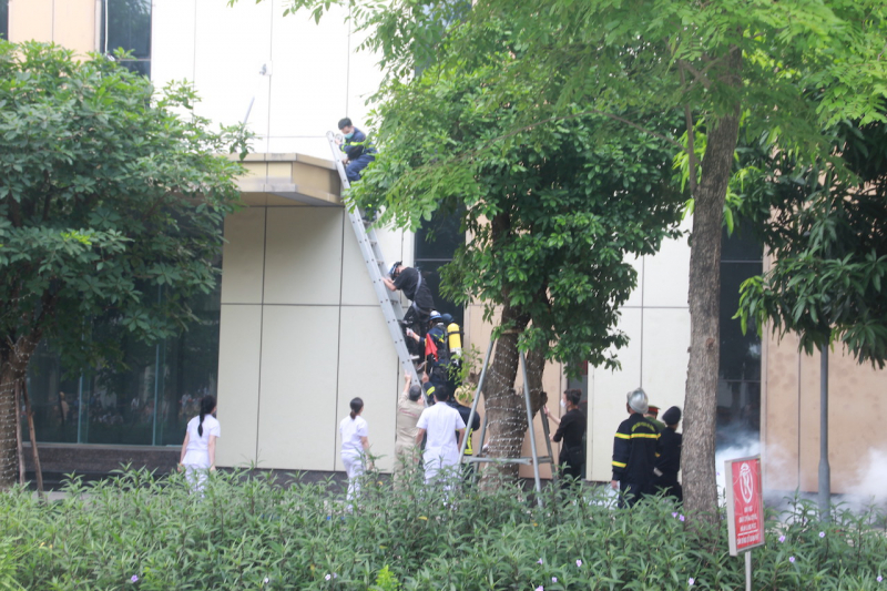 Diễn tập phòng cháy, chữa cháy và cứu nạn, cứu hộ Tây Hồ -1