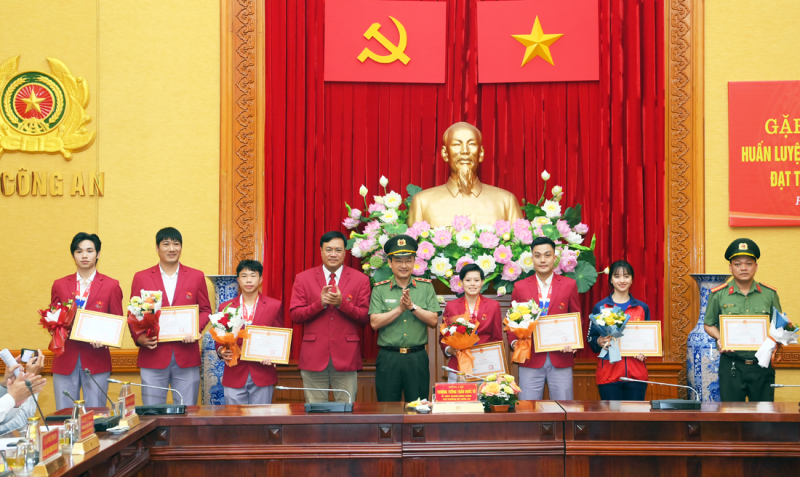 Biểu dương huấn luyện viên, vận động viên thể thao CAND đạt thành tích cao tại SEA Games 32 -0
