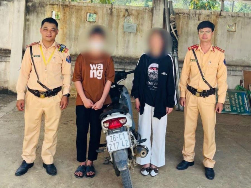 Liên tiếp xử lý các tổ lái tuổi teen “làm trò” trên đường -0