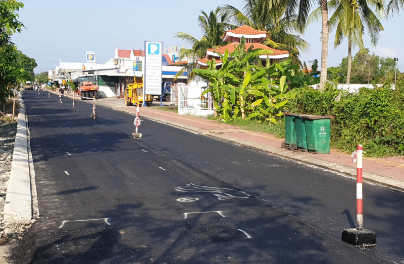 Xe lu cán chết công nhân làm đường -1