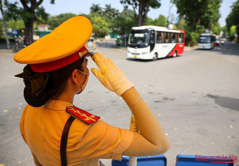 8b-1684744705291.jpg -8