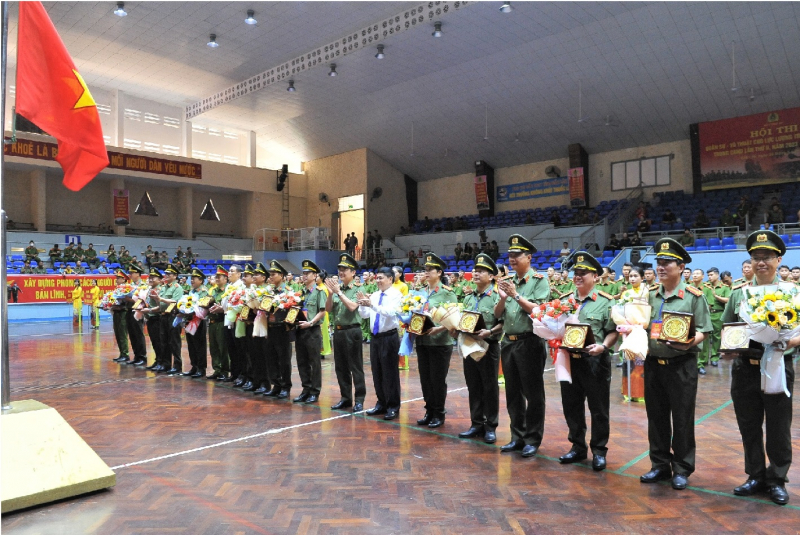 Gần 1.000 chiến sĩ tham dự Hội thi Quân sự, võ thuật cho lực lượng trực tiếp chiến đấu trong CAND -0