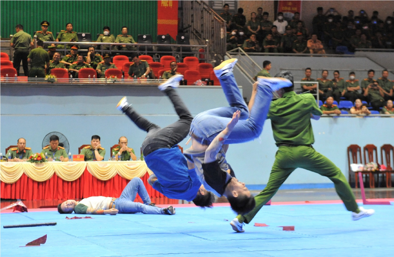 Gần 1.000 chiến sĩ tham dự Hội thi Quân sự, võ thuật cho lực lượng trực tiếp chiến đấu trong CAND -1