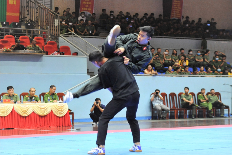 Gần 1.000 chiến sĩ tham dự Hội thi Quân sự, võ thuật cho lực lượng trực tiếp chiến đấu trong CAND -1