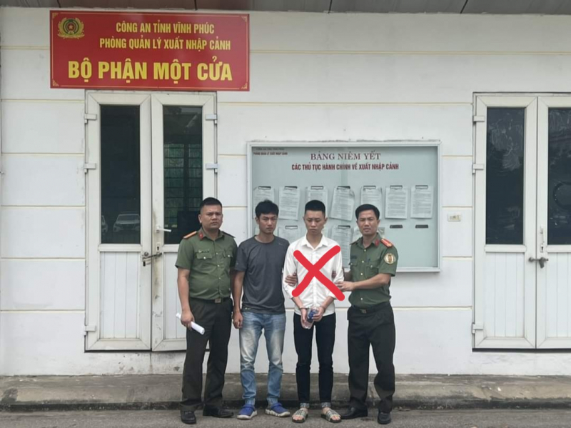 Bắt giữ đối tượng truy nã làm thủ tục cấp hộ chiếu trốn ra nước ngoài -0