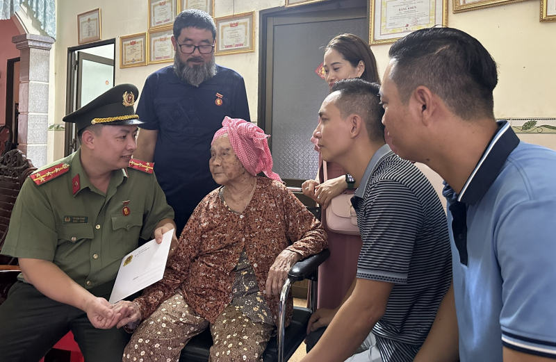 Tuổi trẻ CAND về miền Đất đỏ -0