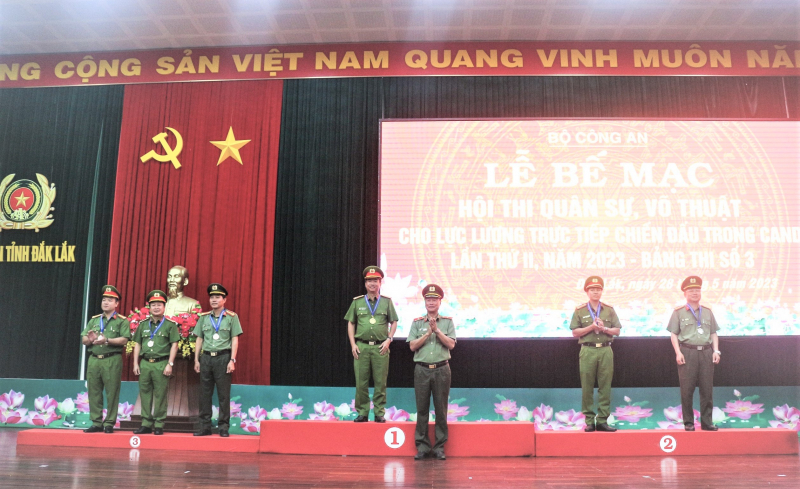 Bế mạc vòng loại hội thi quân sự, võ thuật CAND bảng thi số 3 -1