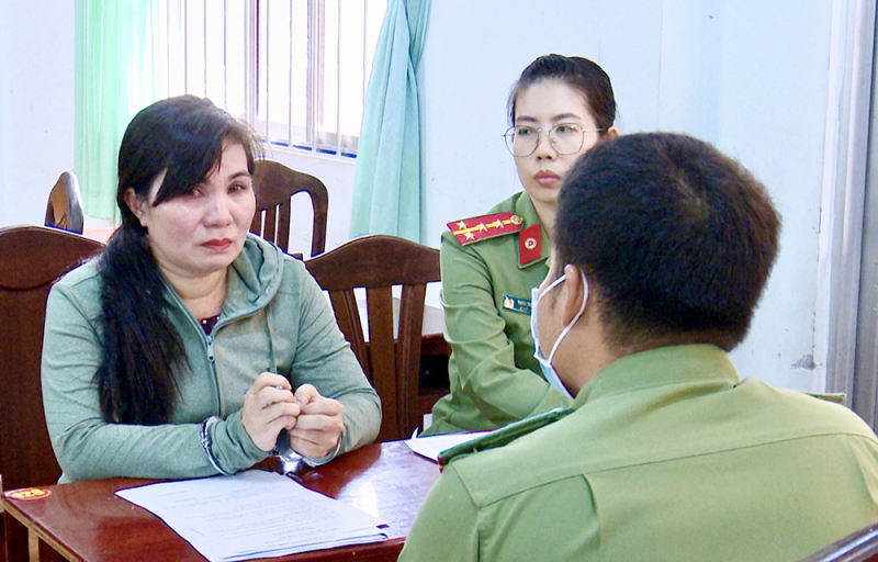 Thoát khỏi… “hang hùm” -0