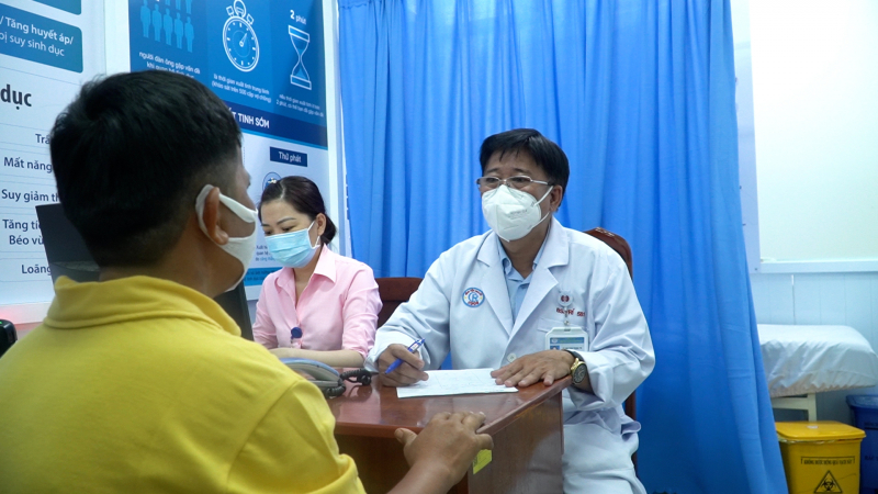 Bệnh nhân lưỡng giới thật thể khảm bị ung thư tinh hoàn ẩn đầu tiên tại Việt Nam -0