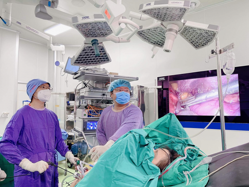 Phẫu thuật giúp cô gái nặng 100kg tìm lại vóc dáng -0