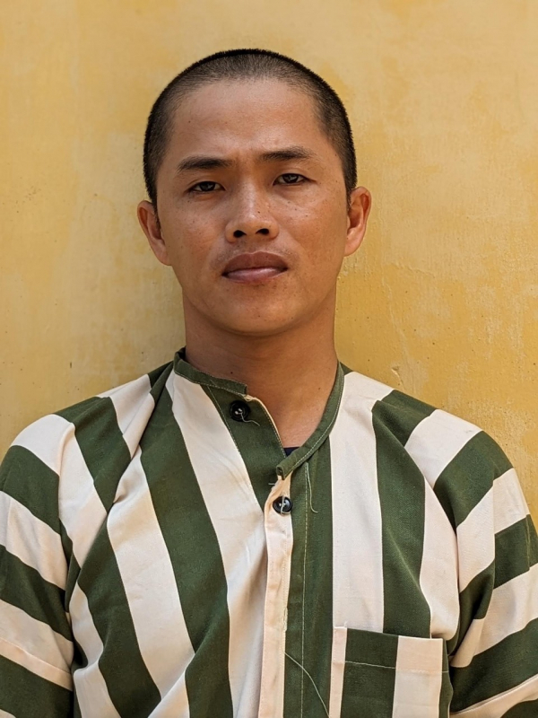 Mượn điện thoại xài còn quay lại tống tiền bằng ảnh “nóng” -0