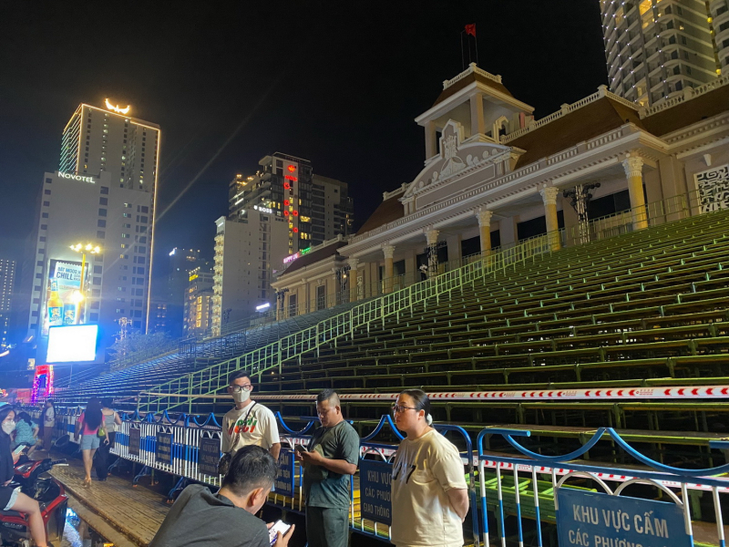 Một đạo diễn truyền hình ở Khánh Hòa tử vong khi té ngã tại khán đài Festival biển Nha Trang 2023 -0