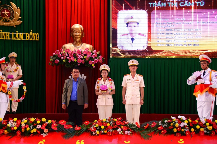 Tuyên dương 75 tập thể, cá nhân điển hình trong thực hiện Sáu điều Bác Hồ dạy CAND -0