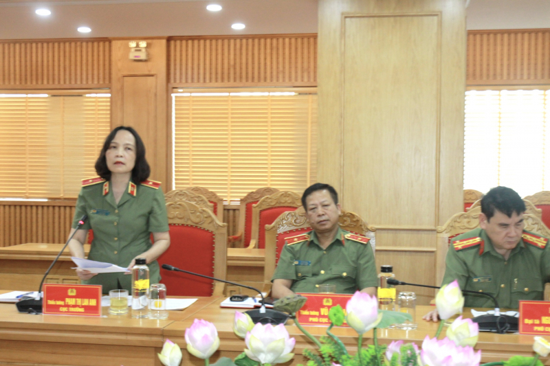 Thứ trưởng Lê Văn Tuyến làm việc với Cục Y tế nhằm rà soát, đánh giá toàn diện công tác y tế trong CAND -0