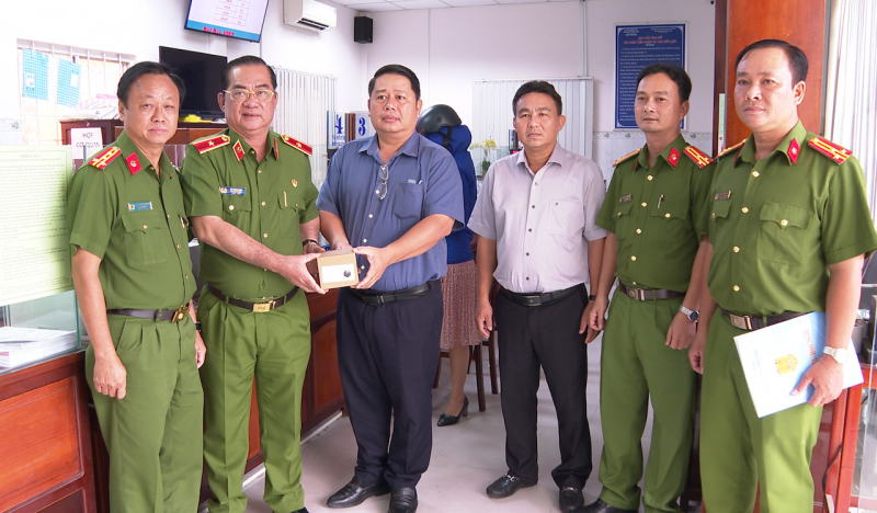 Công an TP Cần Thơ hoàn thành cấp CCCD gắn chip cho 100% công dân đủ điều kiện -0