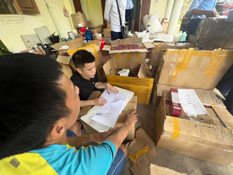 Hàng chục nghìn lọ thực phẩm chức giả được 