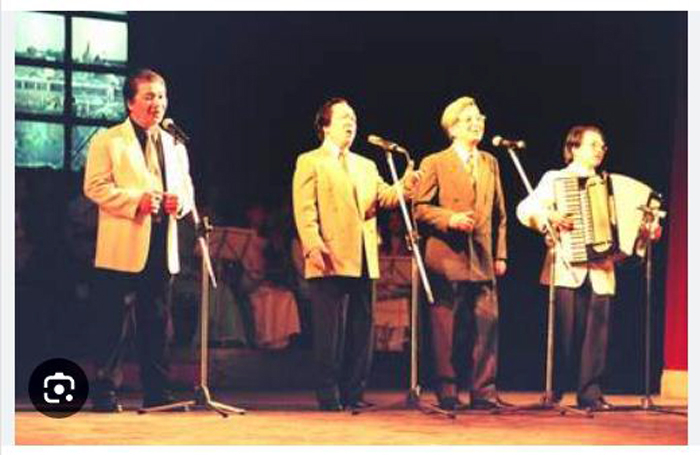 Nhạc để nghe hay để xem? -0