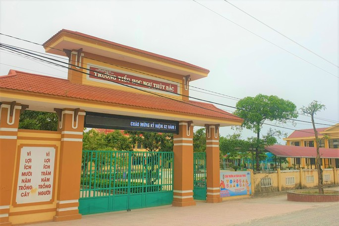 Cả hiệu trưởng và hiệu phó bị kỷ luật vì đánh nhau -0