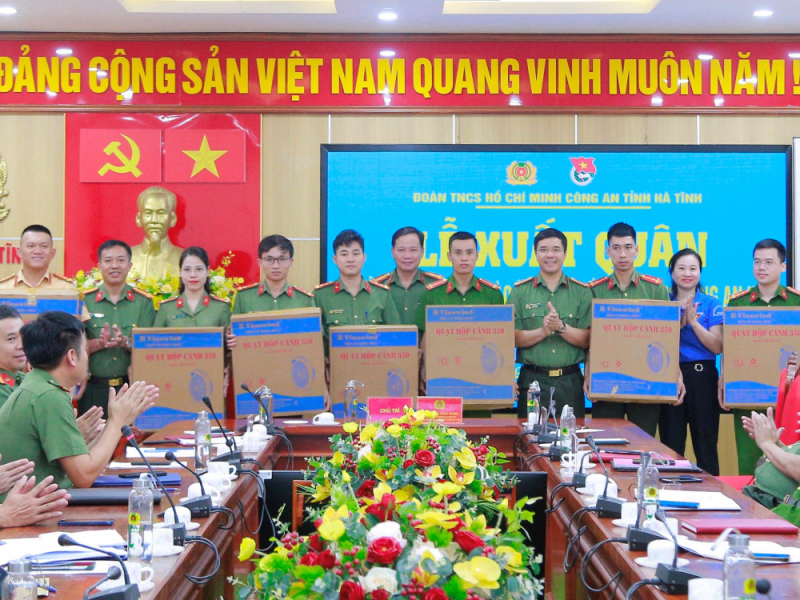 Xuất quân triển khai phong trào “Ngày cuối tuần làm Công an xã” -0
