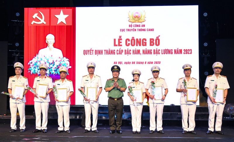 Cục Truyền thông CAND công bố Quyết định thăng cấp bậc hàm, nâng bậc lương năm 2023 -0