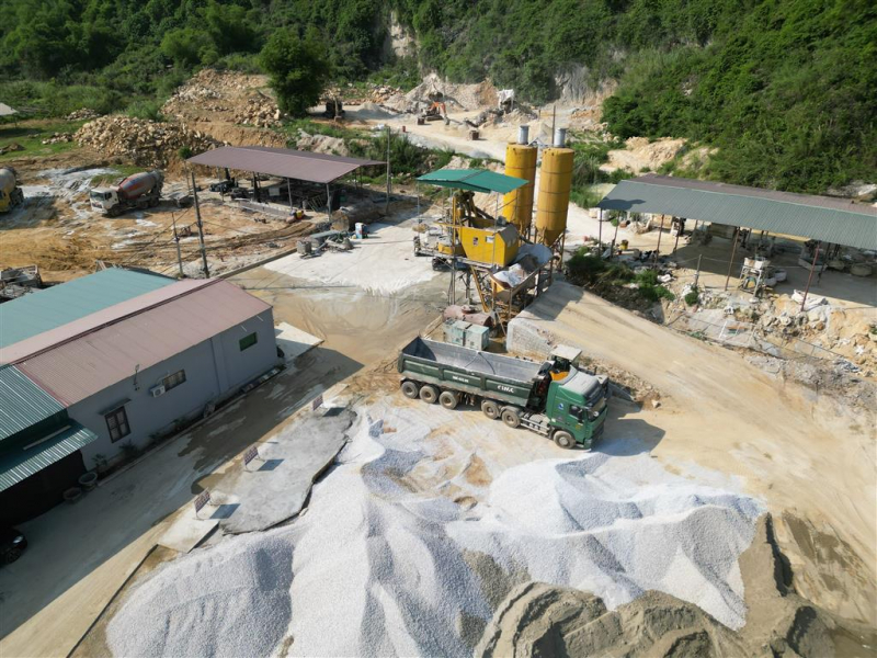 Xử phạt hơn 2 trạm trộn bê tông “không phép” -0