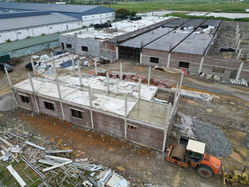 Chưa được giao đất vẫn ngang nhiên xây dựng nhà máy may -0