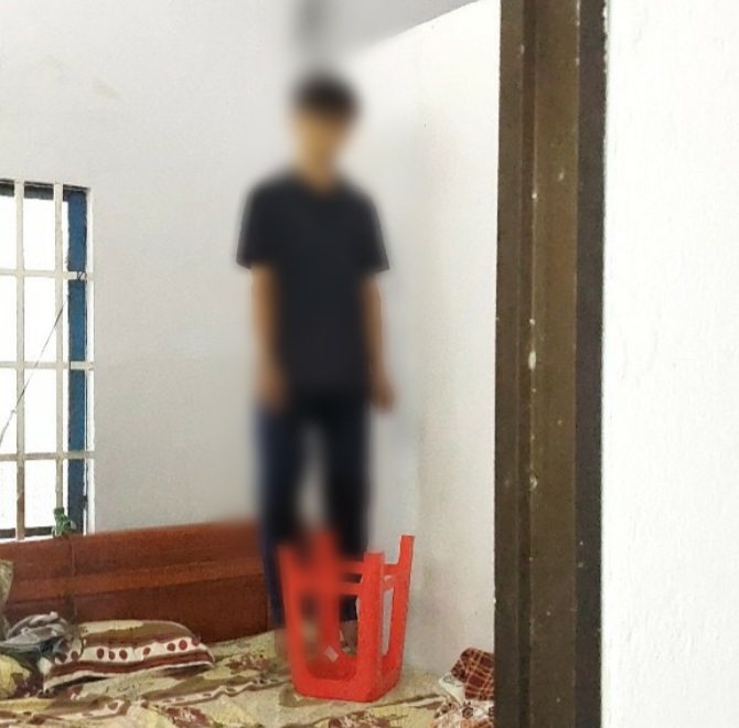 Đột nhập vào nhà vợ cũ đâm trọng thương tình địch rồi treo cổ tự tử. -0