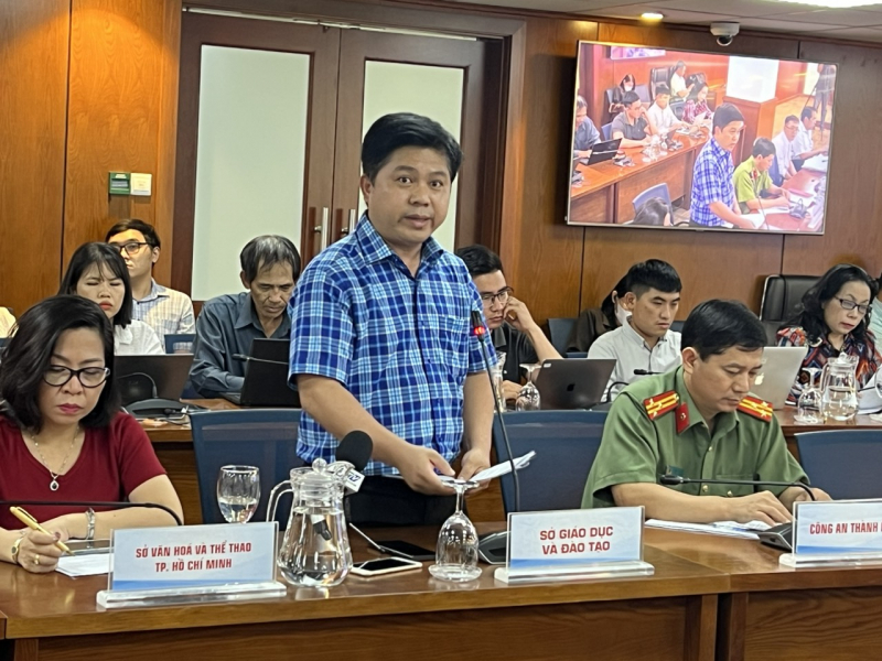 Hai nữ sinh ở TP Hồ Chí Minh bị đánh đập, xé áo -0