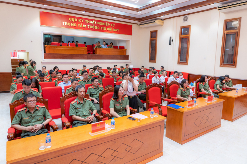 150 cán bộ, chiến sĩ Cục Kỹ thuật nghiệp vụ tham gia chương trình hiến máu -0