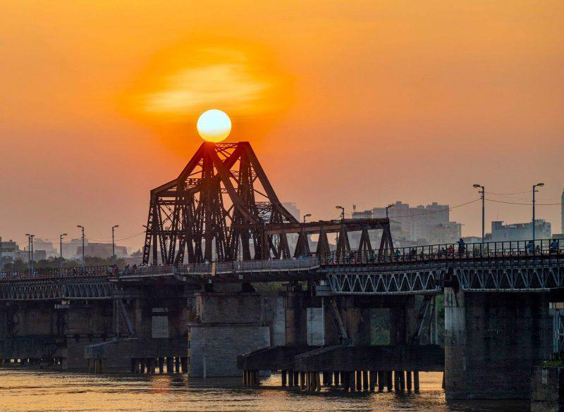 Hà Nội ngày oi bức, tối mưa rào; Tây Nguyên và Nam Bộ mưa nhiều -0