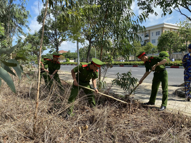 Tuổi trẻ Bà Rịa-Vũng Tàu ra quân Chiến dịch tình nguyện Hành quân xanh năm 2023 -0