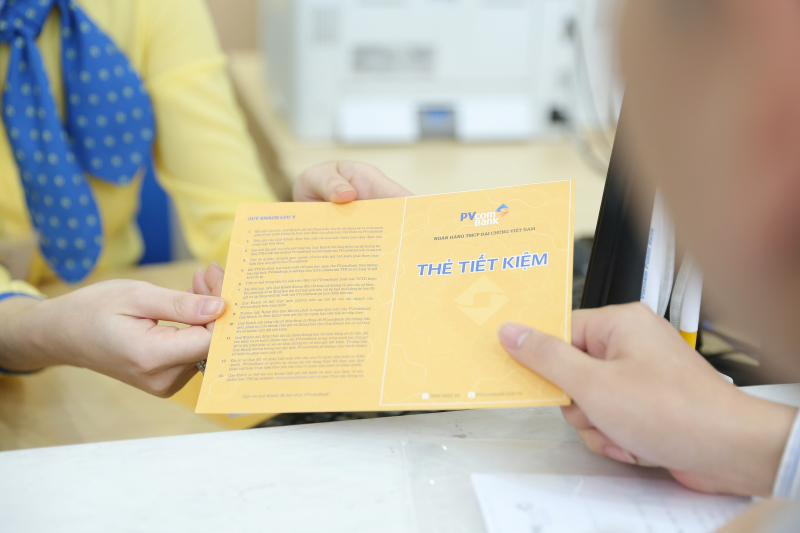 PVcomBank dành 10.000 phần quà tặng khách hàng gửi tiết kiệm -0