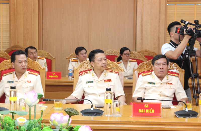 Lan toả tinh thần thi đua tích cực, nhân lên hàng trăm, hàng nghìn điển hình tiên tiến khác -1