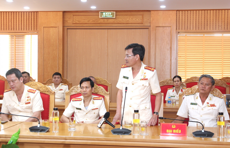 Lan toả tinh thần thi đua tích cực, nhân lên hàng trăm, hàng nghìn điển hình tiên tiến khác -1