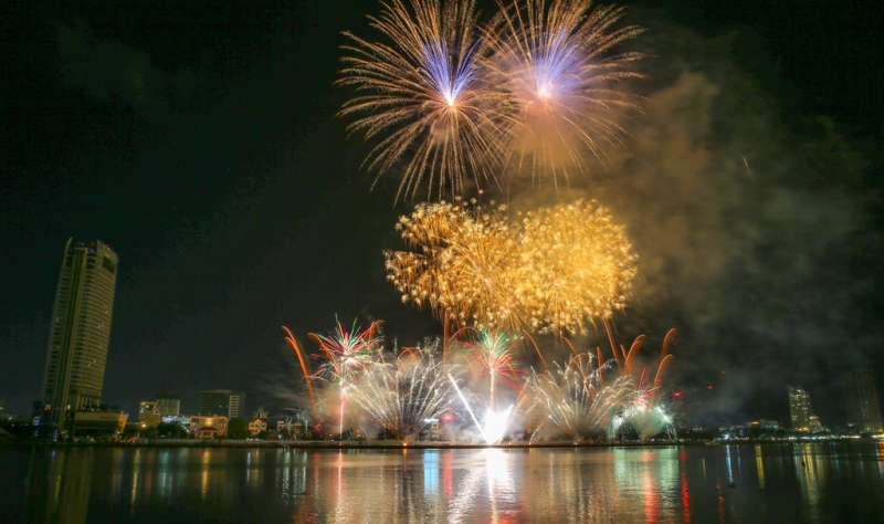 Bùng nổ trong vũ điệu sắc màu tình yêu trong đêm thi thứ hai Lễ hội Pháo hoa Quốc tế Đà Nẵng – DIFF 2023 -1