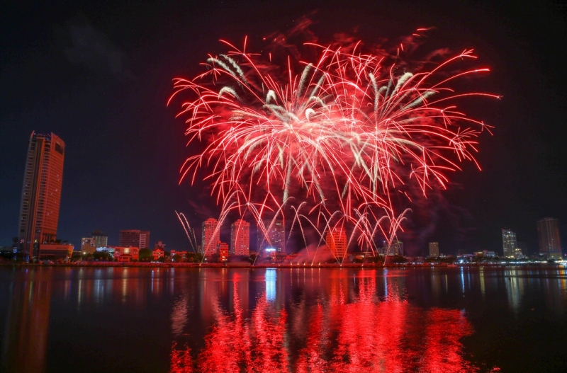 Bùng nổ trong vũ điệu sắc màu tình yêu trong đêm thi thứ hai Lễ hội Pháo hoa Quốc tế Đà Nẵng – DIFF 2023 -3