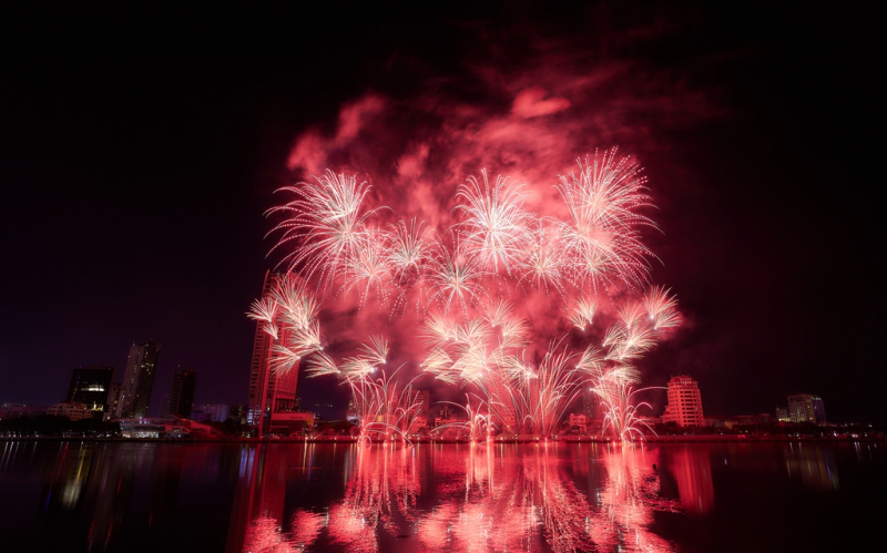 Bùng nổ trong vũ điệu sắc màu tình yêu trong đêm thi thứ hai Lễ hội Pháo hoa Quốc tế Đà Nẵng – DIFF 2023 -2