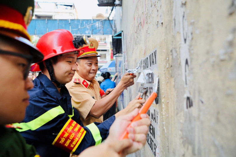 TP Hồ Chí Minh tổng ra quân cao điểm bóc, xóa các sản phẩm quảng cáo sai quy định  -1
