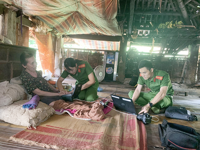 Lội suối, vượt đèo hoàn thành cấp căn cước công dân trước thời hạn -0