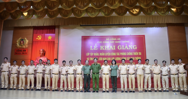 Tập huấn phòng chống thiên tai và tìm kiếm cứu nạn cho lực lượng CSGT phía Nam -1