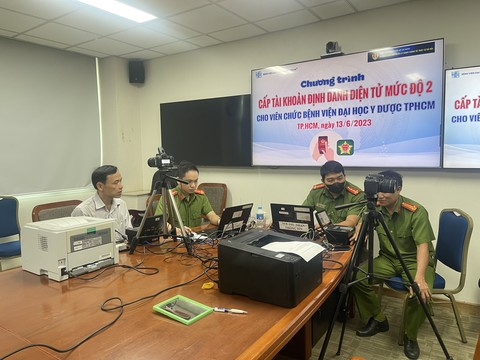 Triển khai hệ thống thông báo lưu trú qua phần mềm ASM tại bệnh viện lớn -0